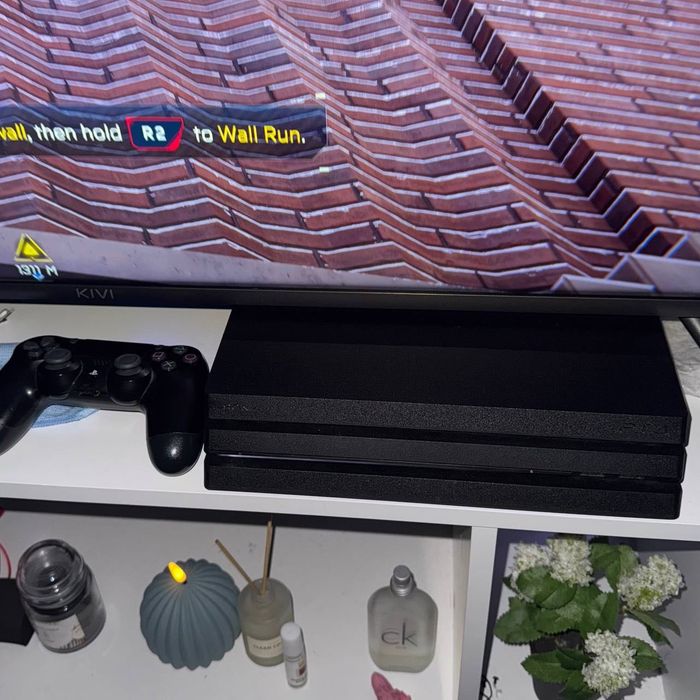 PlayStation 4 Pro 1TB + 2 pady + subskrypcja (PS4 Pro / PS5 / Xbox)