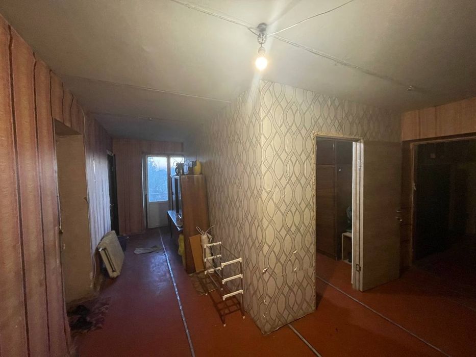 Кімната в гуртожитку по вулиці Нарбутівська