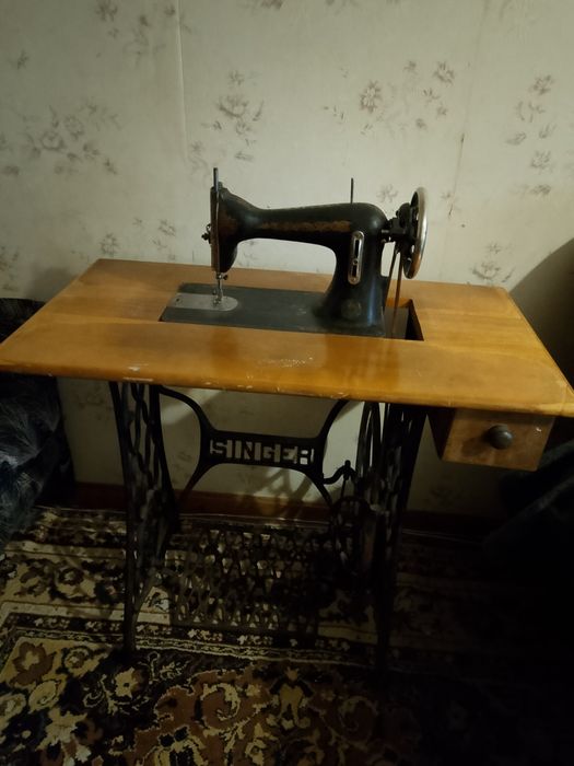 Продаж швейної машинки Singer