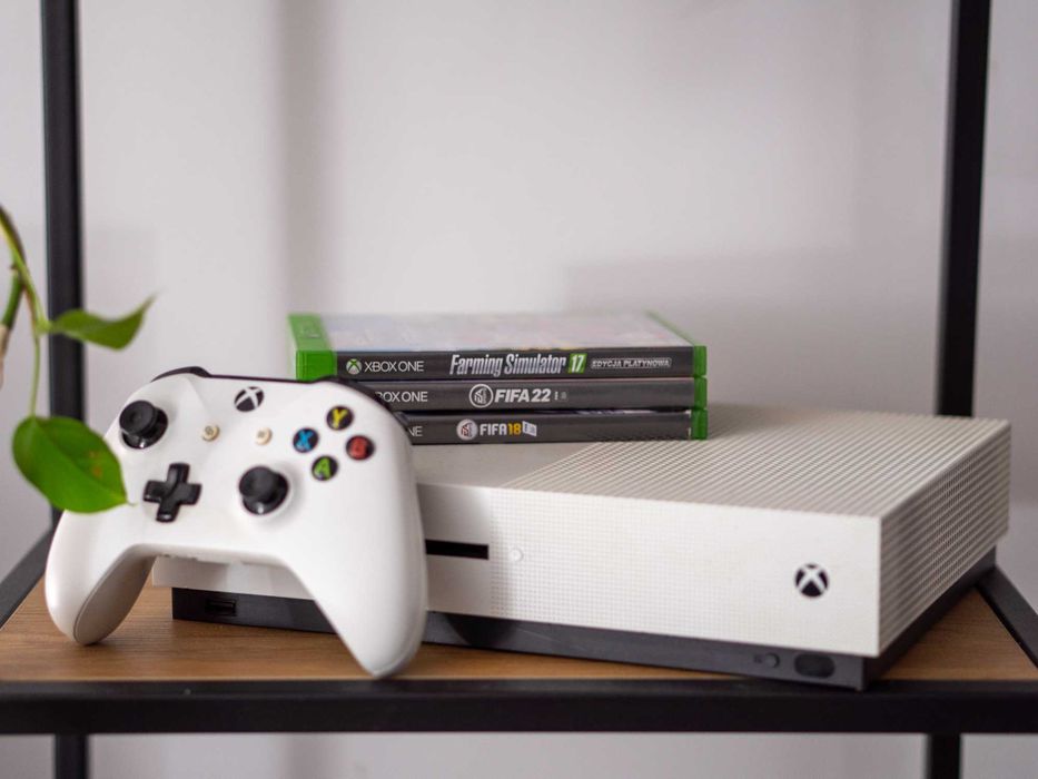 Xbox one S 500GB Farming Simulator Fifa 22 18
