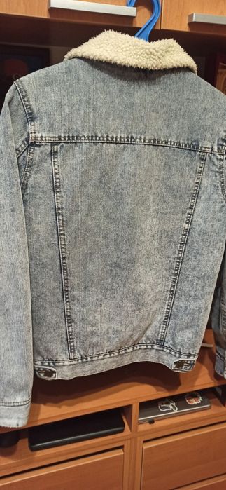 Продам курточку + подарунок(жилетка)