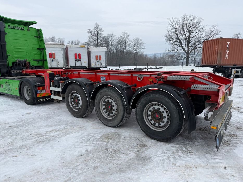 Özgül Trailer FA08  ADR, 1 x 20’, 2 x podnoszona oś, hamulce tarczowe, I właściciel