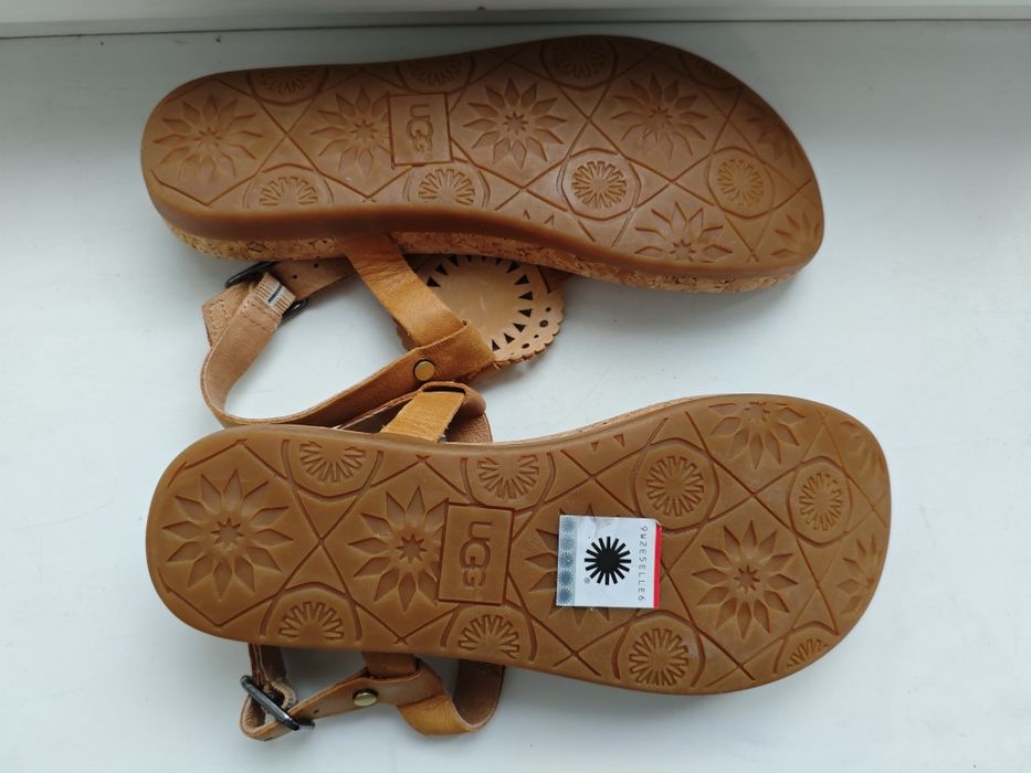 Босоножки женские UGG Ayden 2