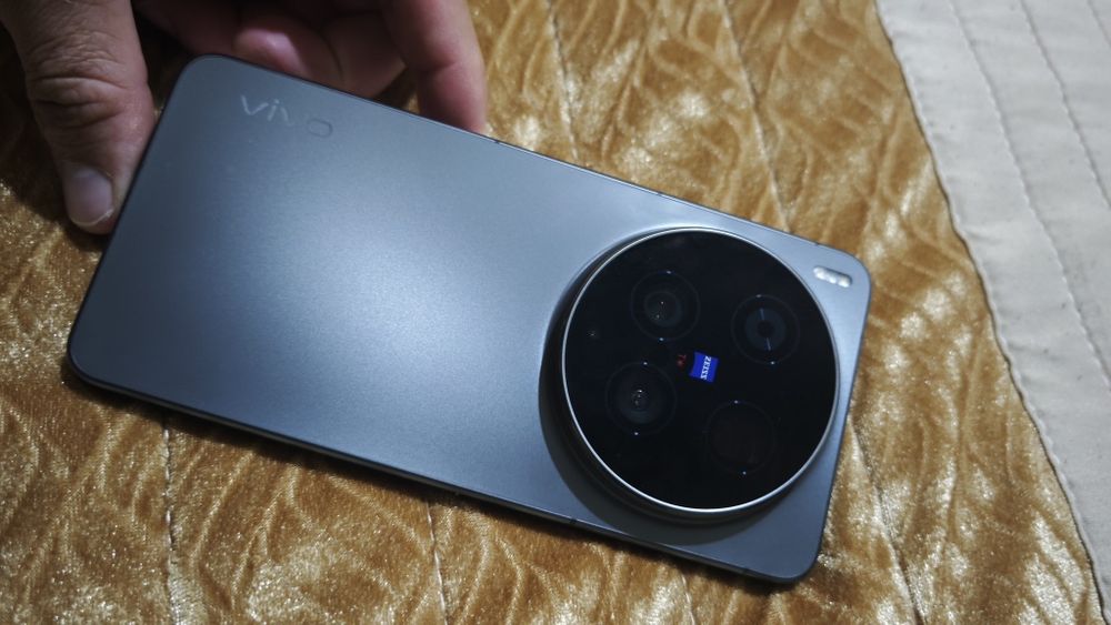 Vivo x 300 ultra com 12 gb RAM usado versão chinesa