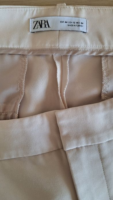 Calça bege (Zara)