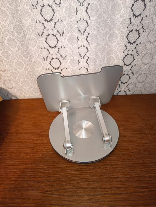 Obrotowy stojak na tablet