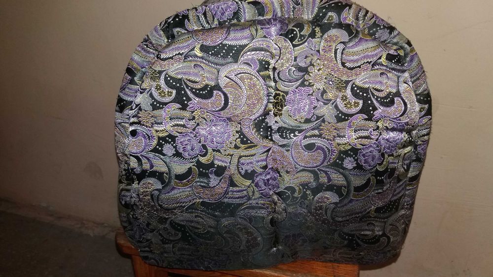 Продам красивый домик для кошки или маленькой собачки.