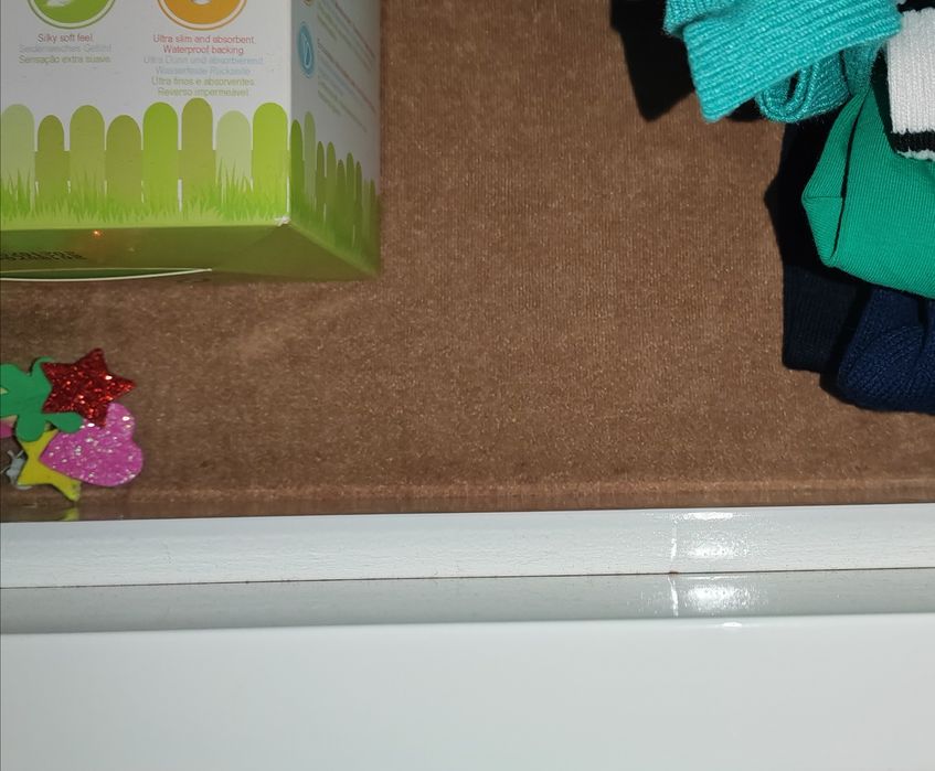 Cómoda branca lacada