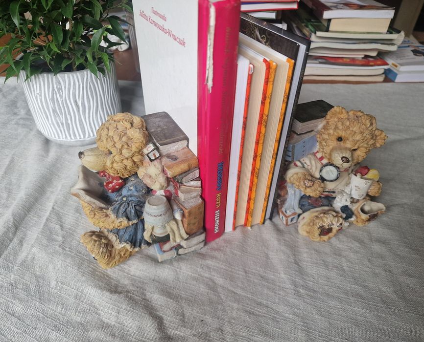 Podpórki do książek, Pięknie wykonane misie