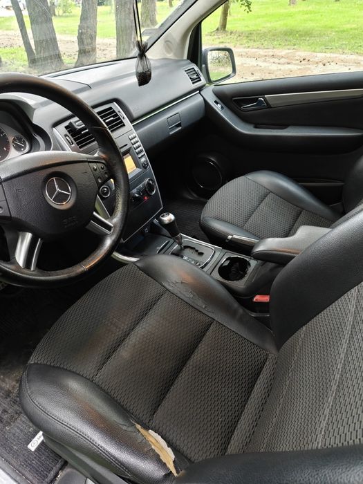 Mercedes Benz B200