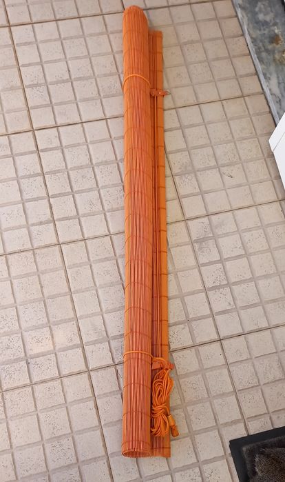 Estore enrolável palhinha laranja p/ janela