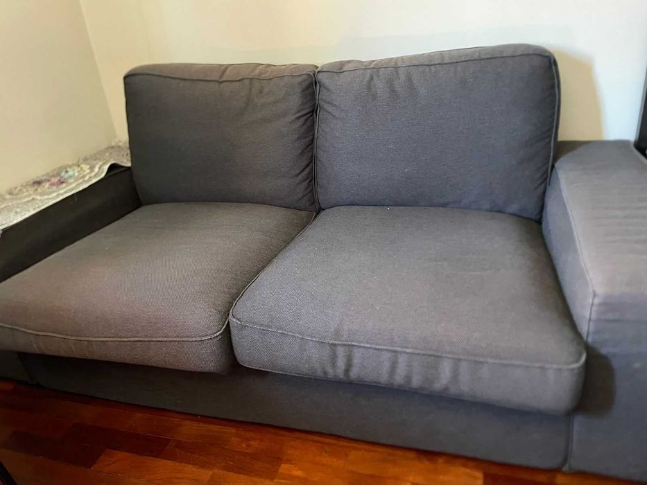 À venda: Sofá 2 lugares muito confortável – Em ótimo estado!