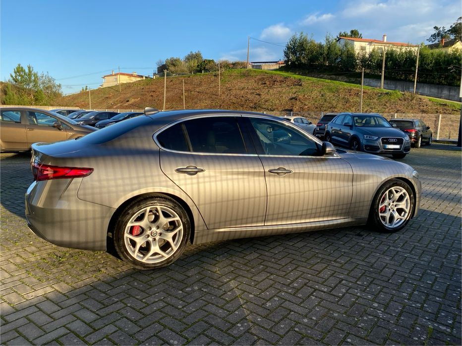 Alfa Romeo Giulia 2.2dA 180cv - Nacional- otimo estado - 1 dono
