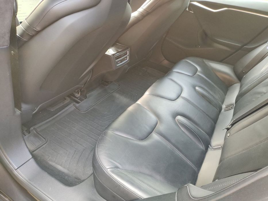 Tesla model s 85d
