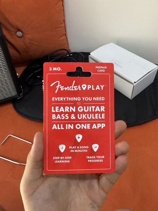 Pack Guitarra Elétrica Fender Squier Affinity Stratocaster + Amplificador Fender Frontman 15G (Impecável)