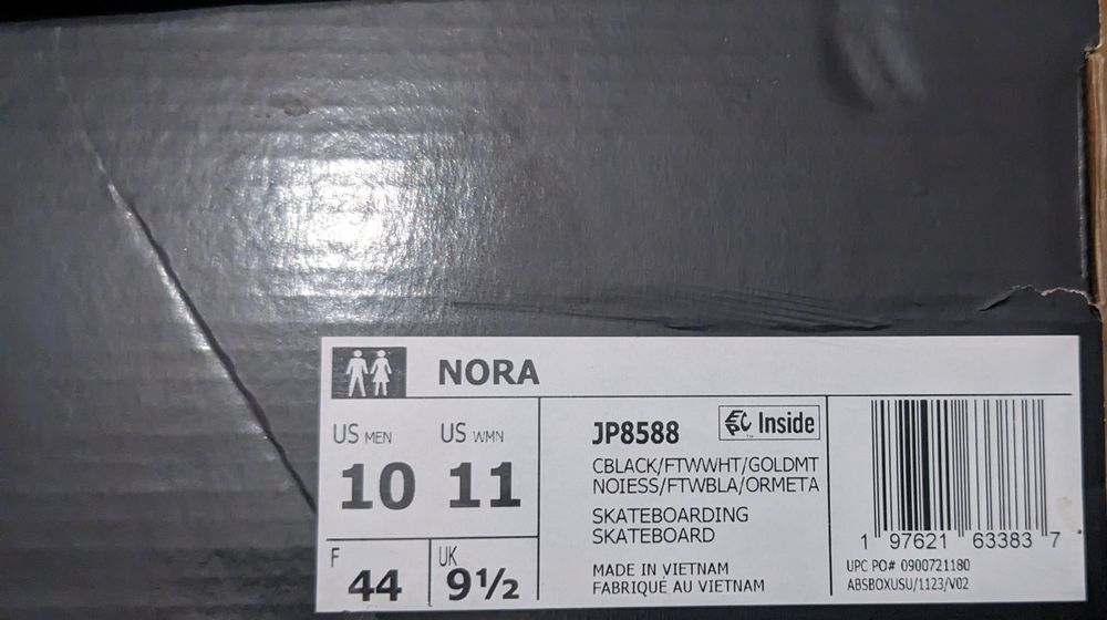 Adidas Nora 44(9 1/2)