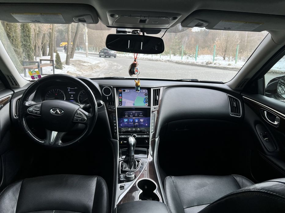 Infiniti Q50 3.5hydrid кращий седан в класі на найкращому двигуні