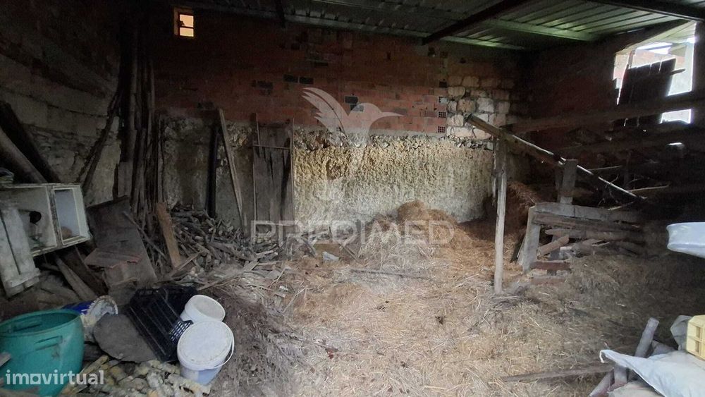 Moradia T1 pronta a Habitar com Terreno, Santos, Santarém.