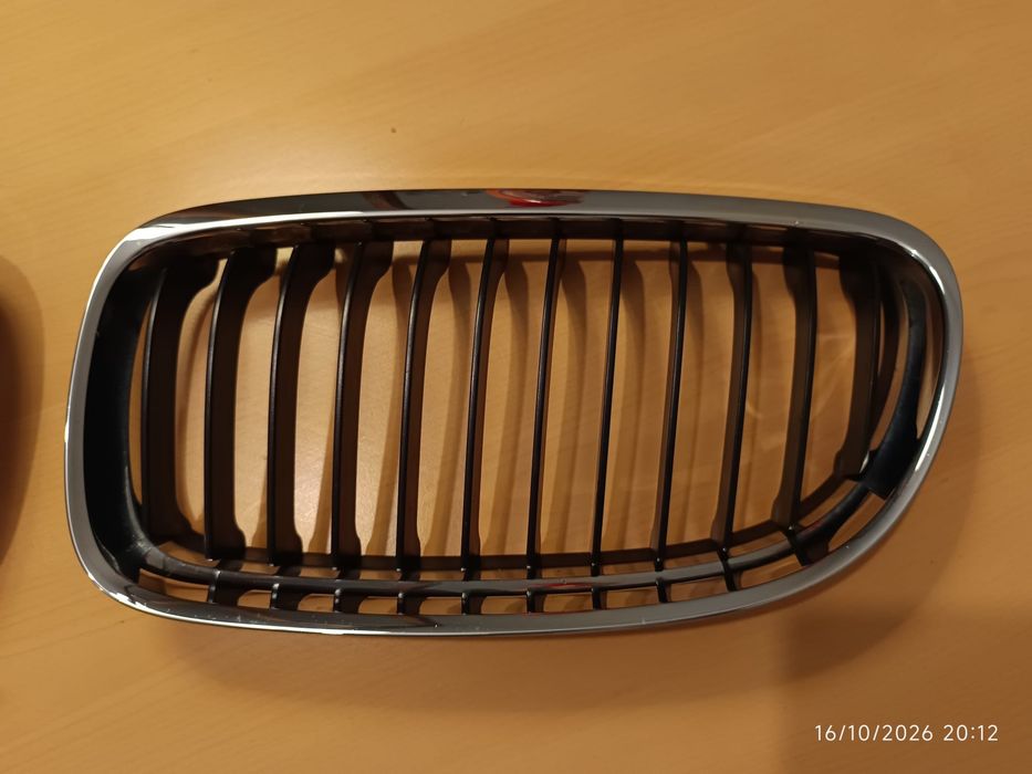Grelhas de radiador Originais BMW E90/91 LCI (2007–2011)