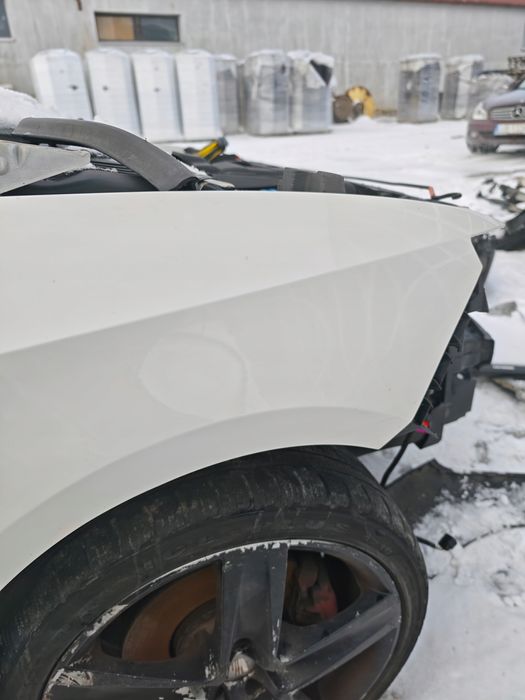 Przód przedni prawy błotnik seat ibiza 6J LB9A