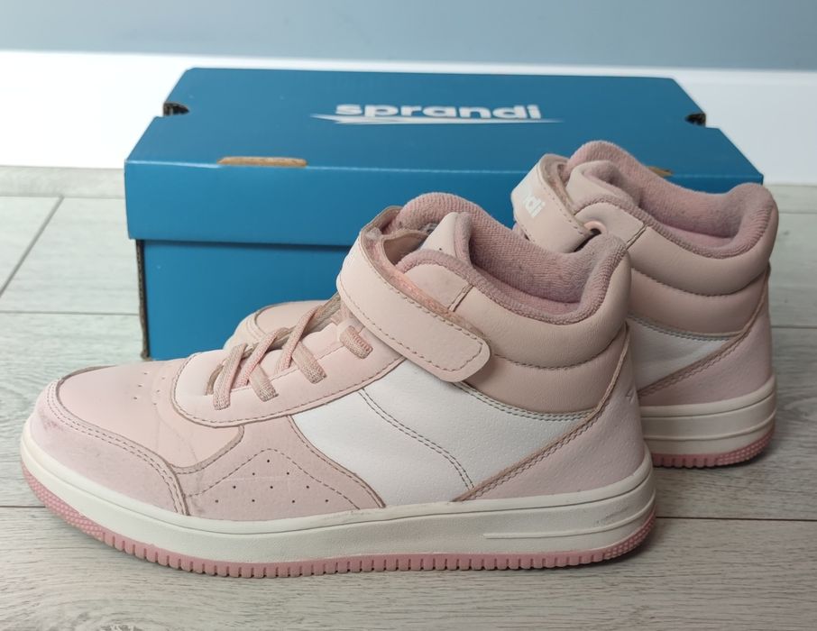 Осінні високі кросівки на дівчину 34 розмір