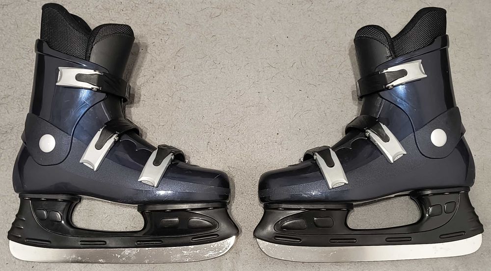 Łyżwy hokejowe rozmiar 35 , wkładki 22,0 cm Pudło.