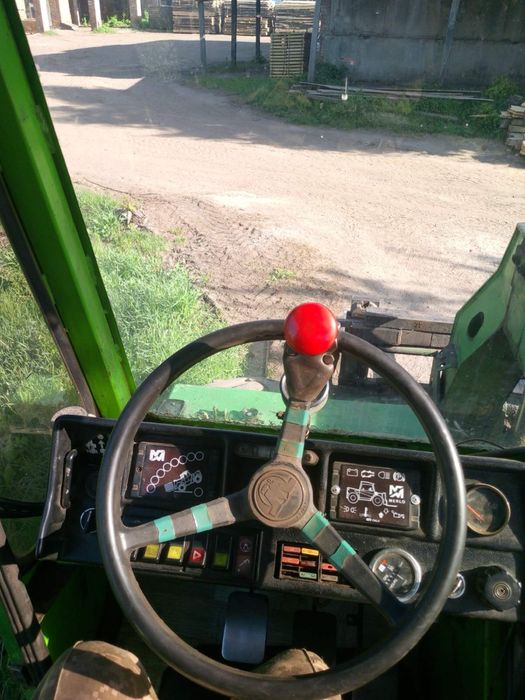 Вилочний телескопічний навантажувач