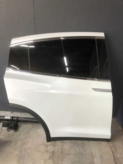 Двері задні праві Tesla Model X 2016 білий PPSW у зборі