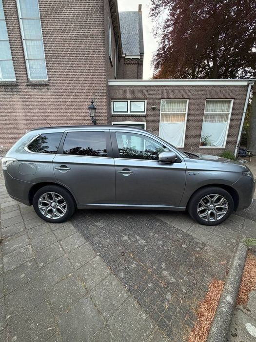 Mitsubishi outlander 2014