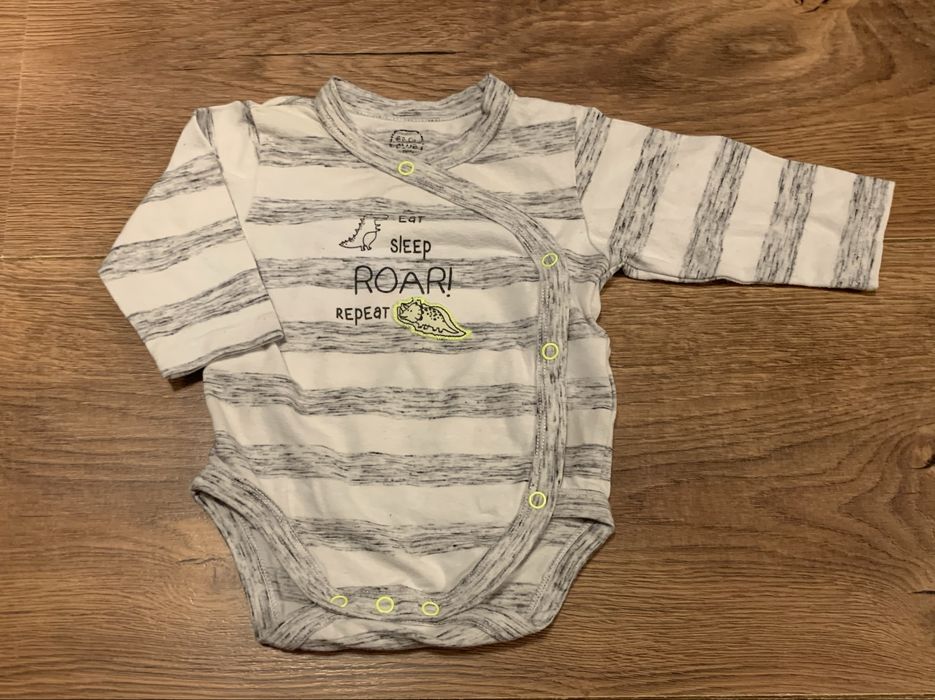 Biało-szare body kopertowe Cool Club r. 62 body niemowlęce w pasy