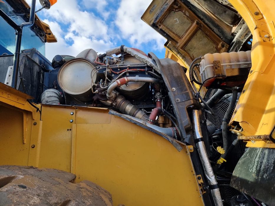 Продам фронтальный погрузчик Caterpillar 980 M