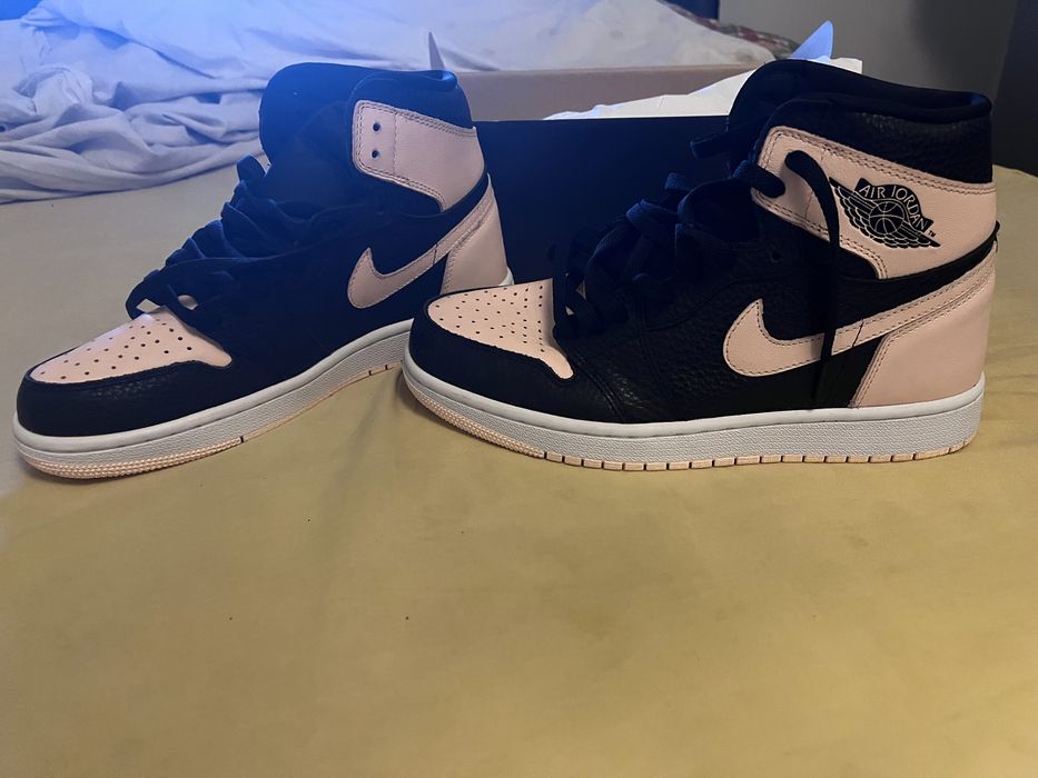 Air Jordan 1 crimson tint
