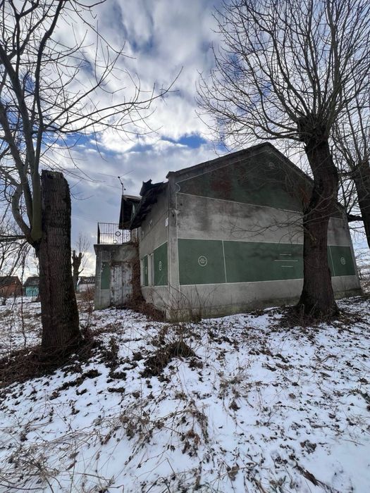 Будинок з ділянкою 15 соток біля Львова