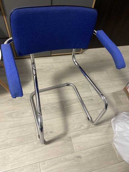 Стул офісний бу (сидіння зломане)