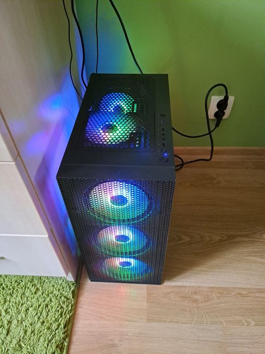 Kompletny zestaw komputerowy I7-7700 solidna maszyna