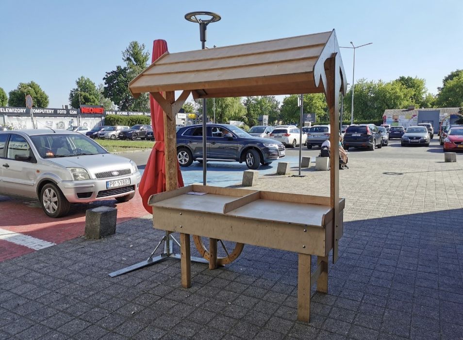 Domek handlowy , kiosk , stoisko