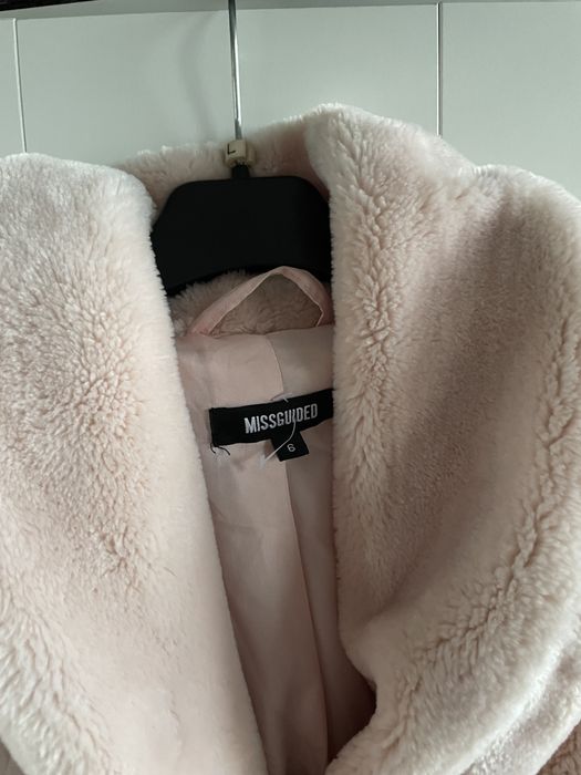 Różowe futerko kożuszek plaszcz asos missguided 34 xs pudrowy roz
