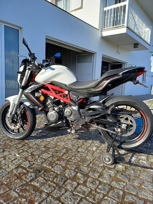 Vendo benelli bn 302 com cavalete incluído