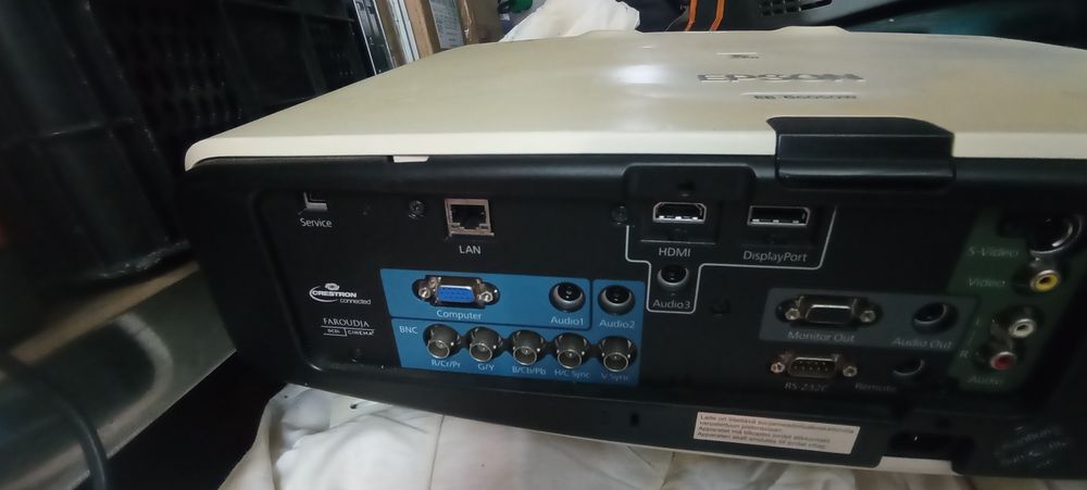 Projektor Epson EB-G6050W