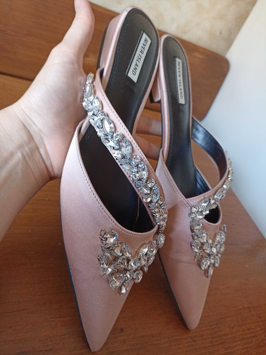 Весільні сатинові пудрові босоніжки з камінням 41 розмір 26,5 см