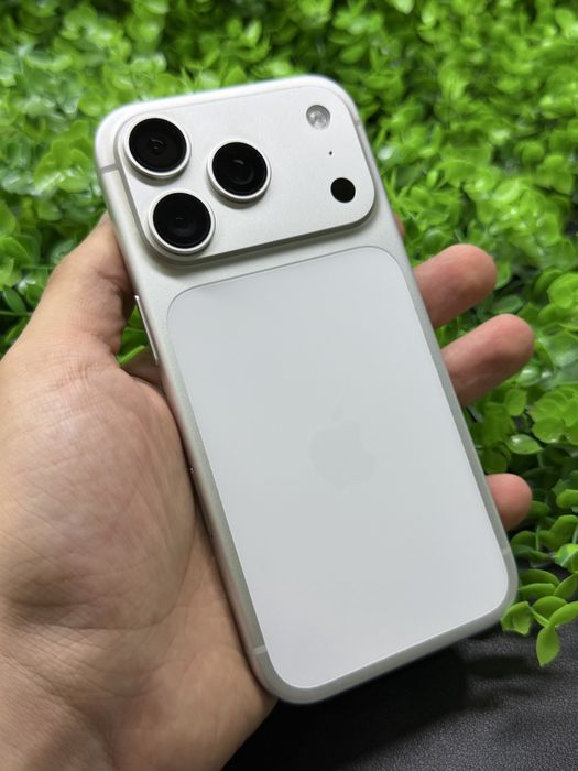 iPhone 17 Pro, 256gb, Silver (Neverlock) Айфон 17 Про белый #5990