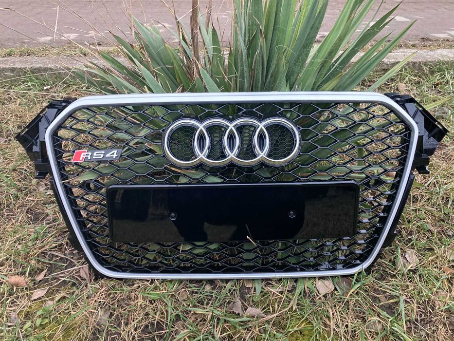 Решетка радиатора AUDI A4 B8rest 2013-2015год.RS стиль Silver Black