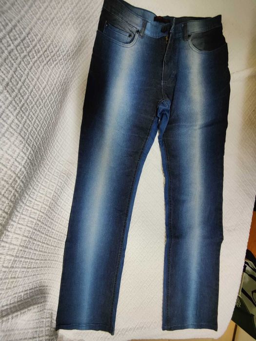 Calças de ganga Roberto Cavalli tam. M (40-42) em bom estado