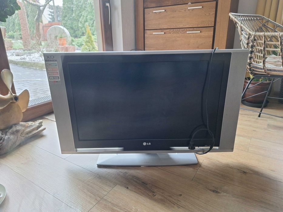 telewizor LG 32 cale RZ-32LZ55