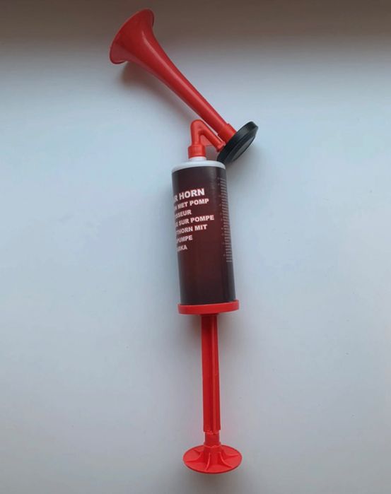 TRĄBKA stadionowa KIBICA z pompką Euro