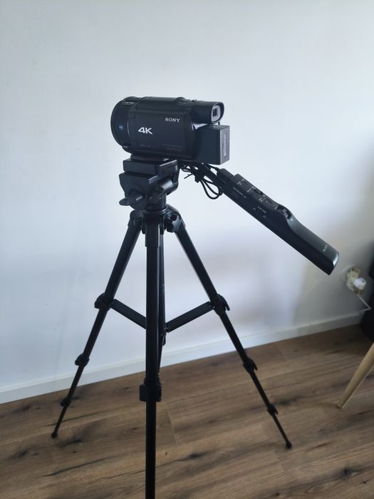 Câmara Sony FDR-AX 53 4K + Tripé Sony VCT-VPR1
