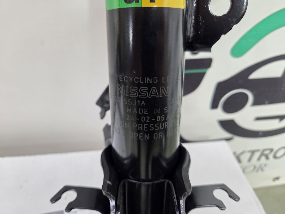 Амортизатор передній Nissan Leaf Ніссан Ліф