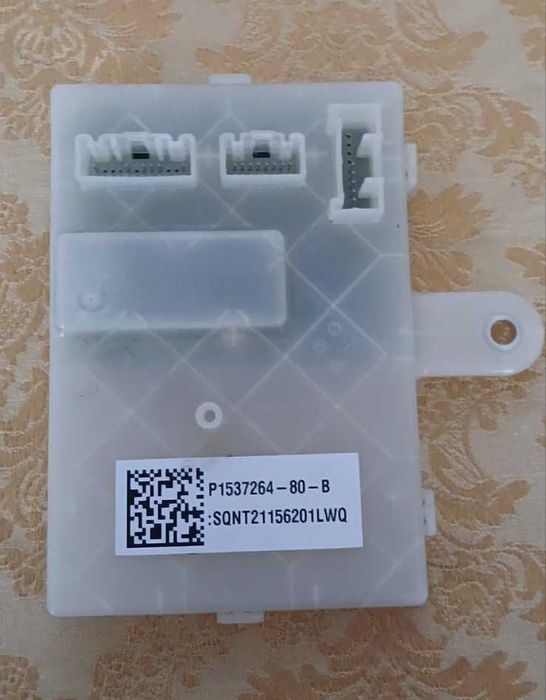 Продам блок управління порту зарядки Tesla Model 3, Y  1537264-80-B