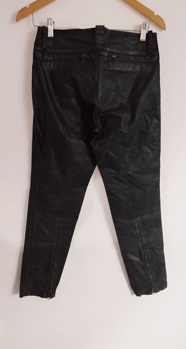 Miękkie woskowane spodnie Cambio S,
W pasie 40 cm x 2
Długość 100 cm
O