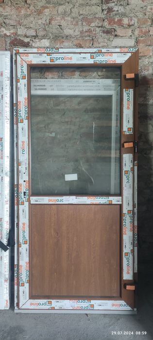 Nowe zewnętrzne drzwi PCV dostępne od ręki